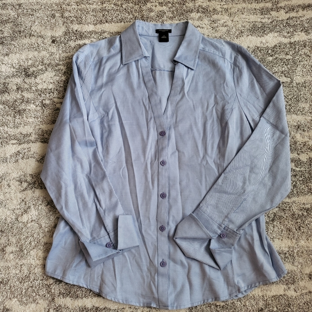 Ann Taylor Womens Shirt Light Blue Button Up Long Sleeve